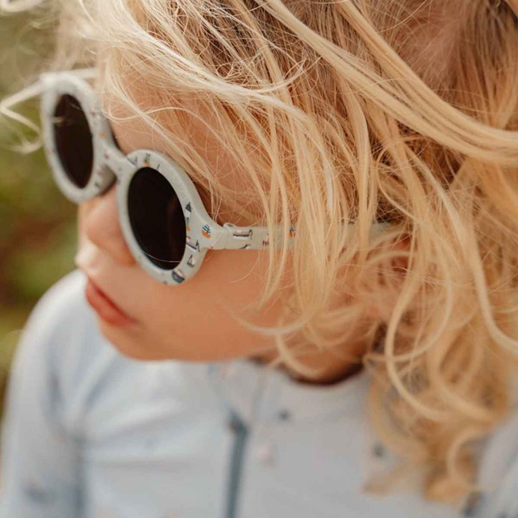 Little Dutch | Kids Sunglasses | Boy wearing Sailors Bay Sunglasses | ChocoLoons 