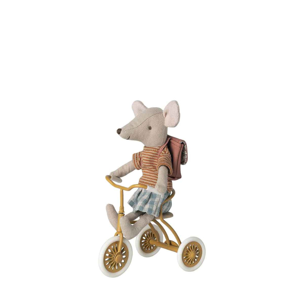 Maileg | Abri à Tricycle | Ocher | Mouse playing with tricycle View | ChocoLoons