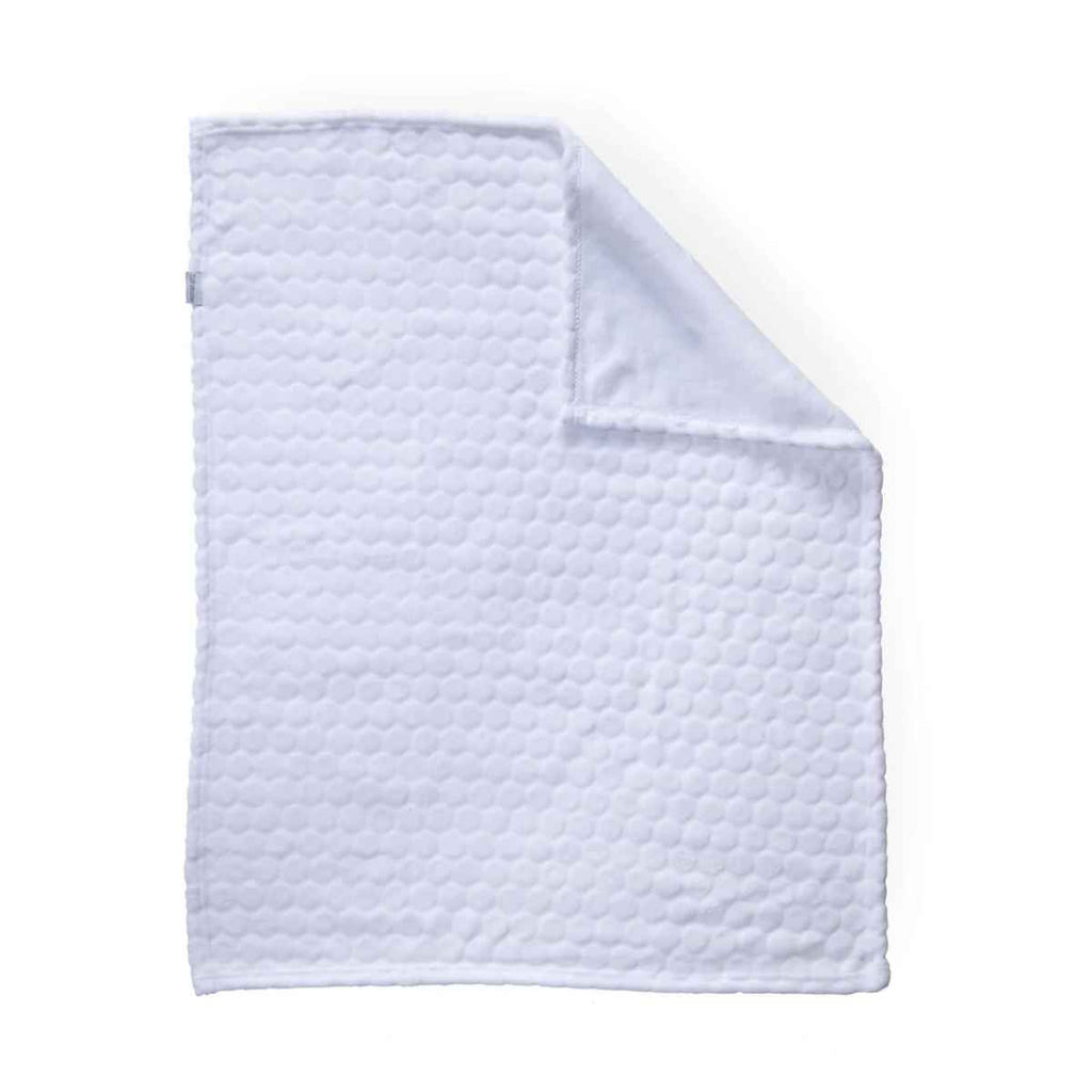 Quilted blanket with a marshmallow pattern on a white background