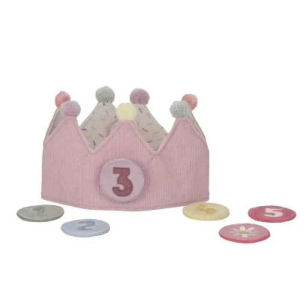 Pink birthday crown with number 3 on a white background