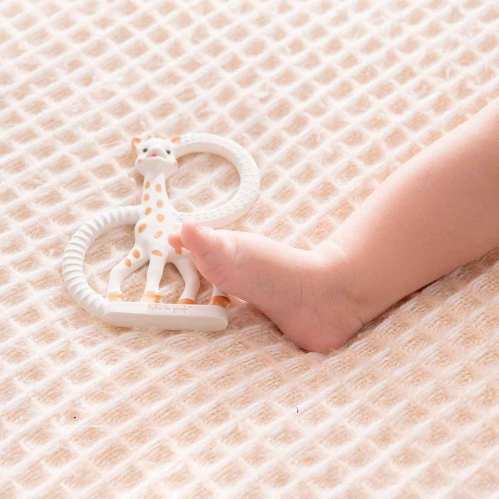 Sophie la girafe® | Baby With Teething Ring | ChocoLoons