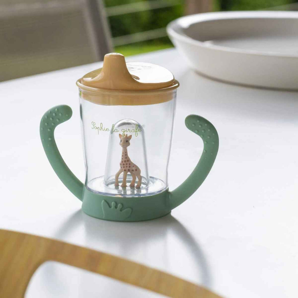 Sophie la girafe® | Non-spill Cup On Table | ChocoLoons