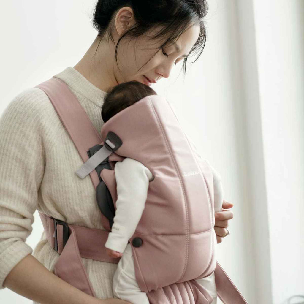 BabyBjörn | Mum Wearing Baby Carrier Mini | Dusty Pink | Woven | ChocoLoons