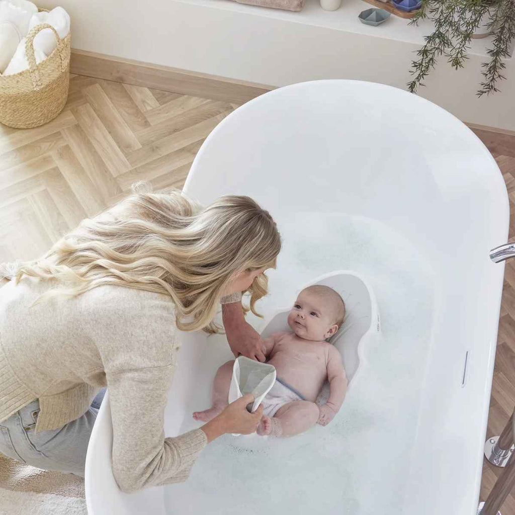 Shnuggle | Newborn Bath Support | Mum Bathing Baby | ChocoLoons