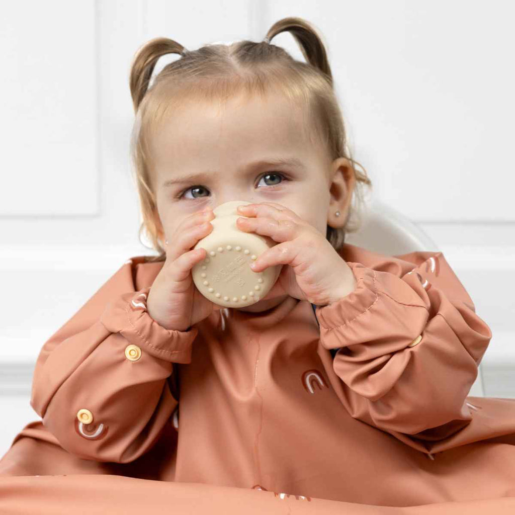 Bibado | Girl Using Sippit Cup | Fawn | ChocoLoons