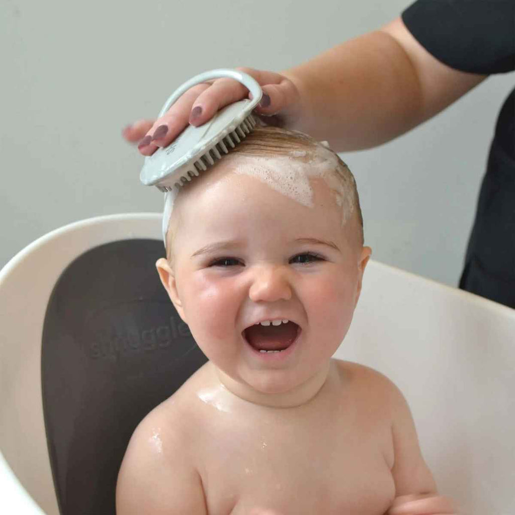 Shnuggle | Baby Using Brush In Bath | ChocoLoons