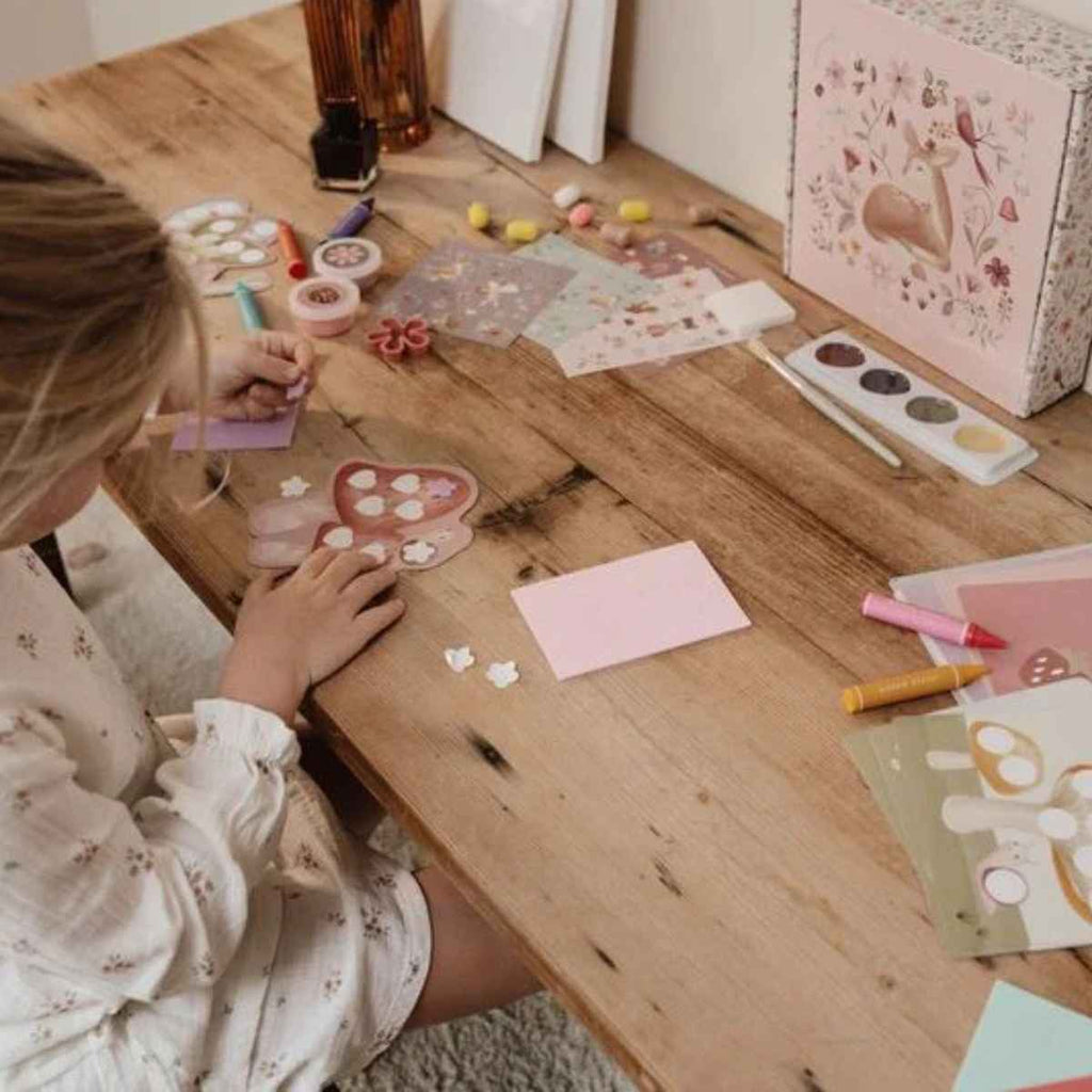 Little Dutch | Girl Using Creativity Box | ChocoLoons