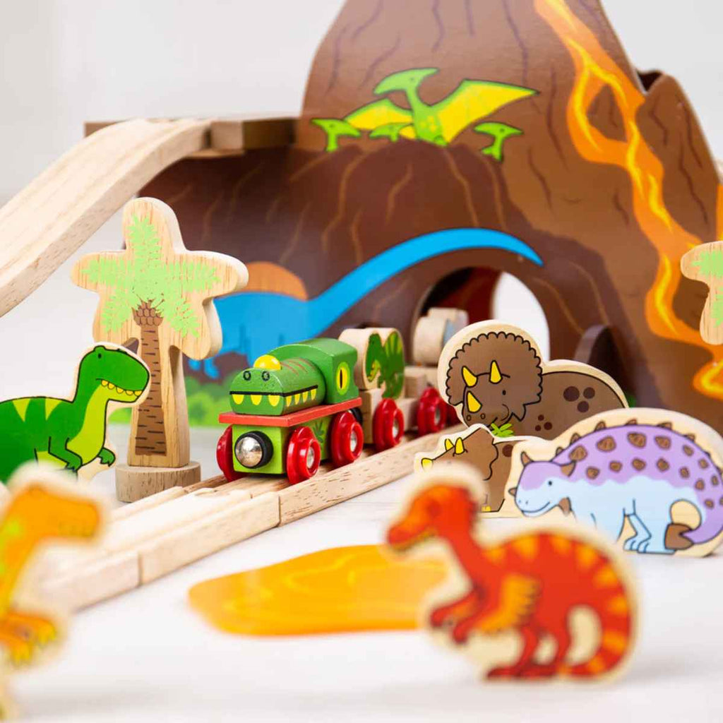 Bigjigs | Dinosaur Train Set | Close Up | ChocoLoons