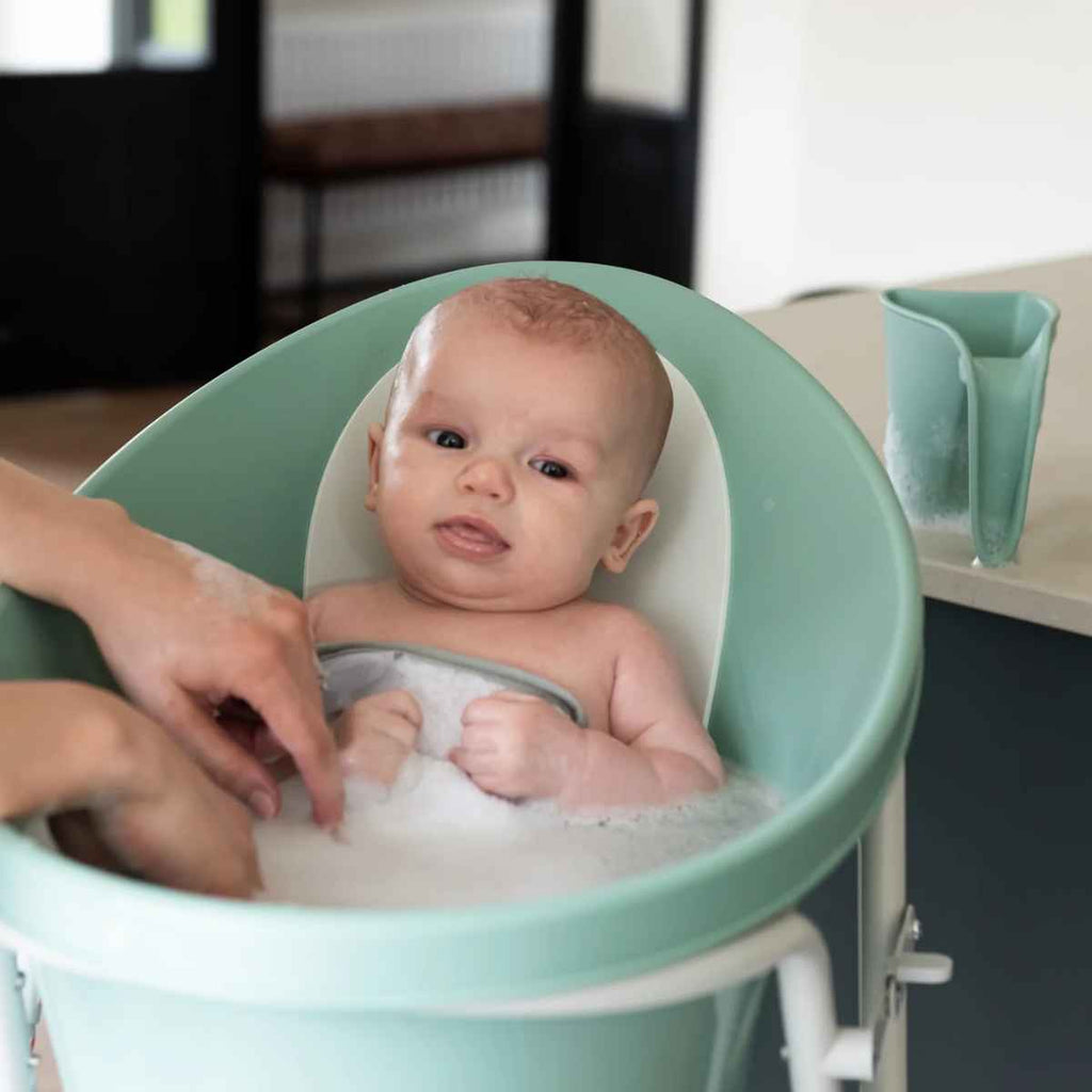 Shnuggle | Baby In Bath With Bath Jug | Eucalyptus | ChocoLoons