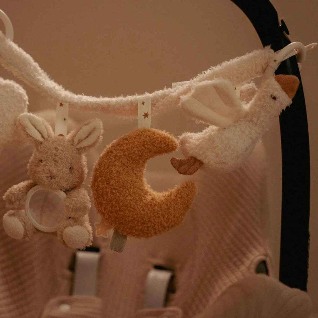 Little Dutch | Stroller Toy Chain | Newborn Naturals | Close Up | ChocoLoons