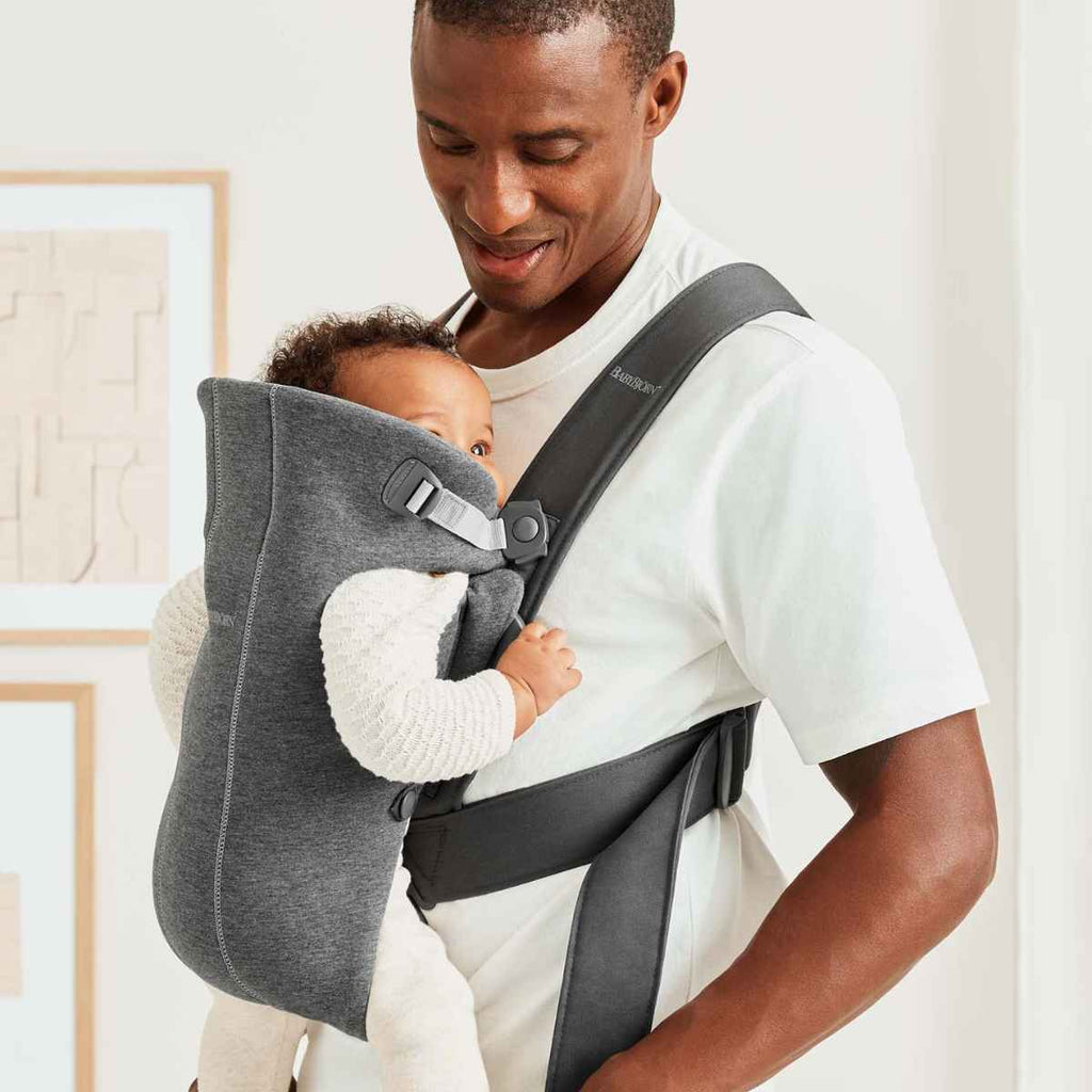 BabyBjörn | Dad With Baby Carrier Mini | Dark Grey | 3D Jersey | ChocoLoons