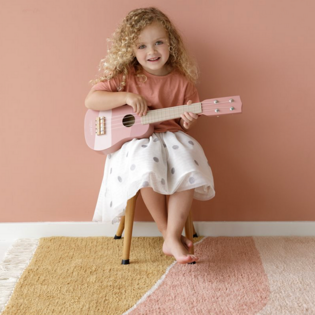 Little Dutch | Girl Playing With Pink Guitar | ChocoLoons