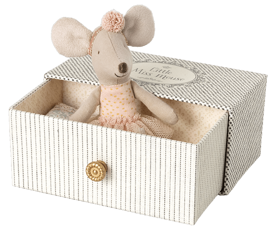 Maileg | Little Sister Dance Mouse Sitting In Daybed | ChocoLoons